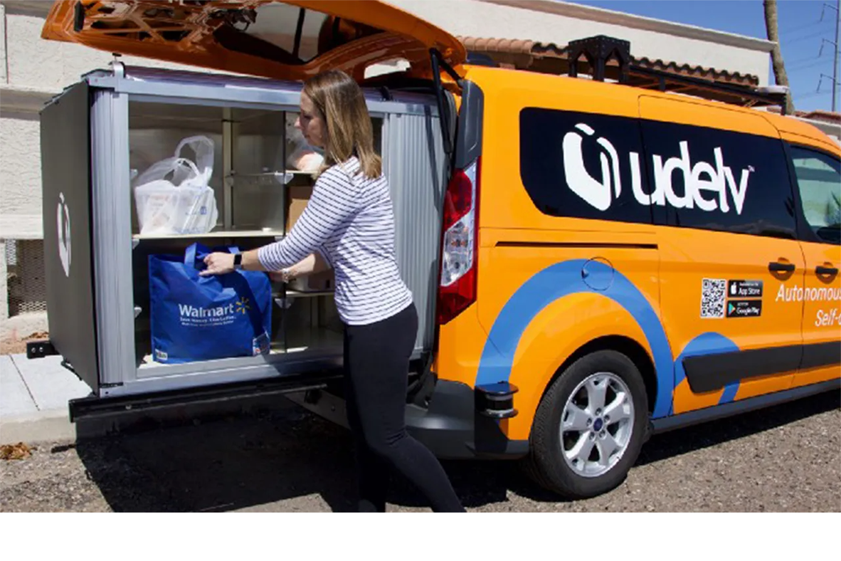 自動運転シャトル