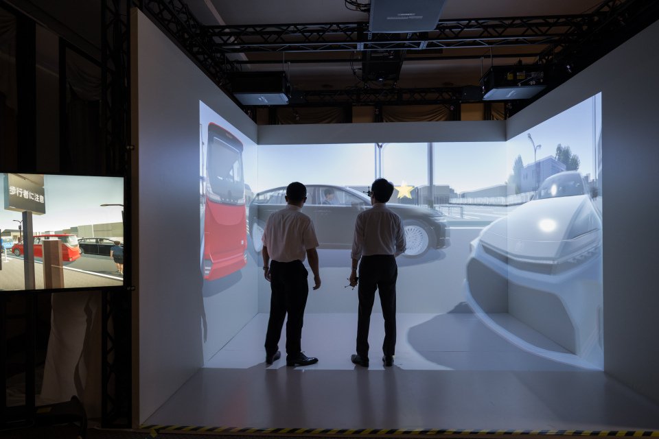 4面プロジェクションマッピング